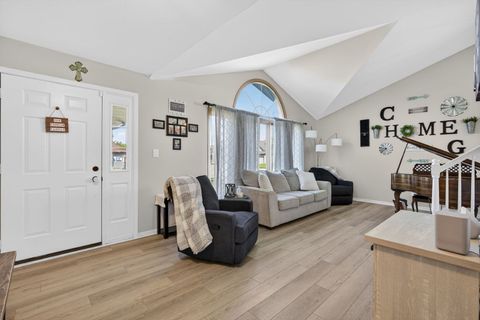 Tiny photo for 702 Longwood Court, Minooka, IL 60447 (MLS # 12629633)
