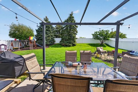 Tiny photo for 702 Longwood Court, Minooka, IL 60447 (MLS # 12629633)