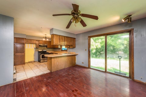 Tiny photo for 2337 N Sheridan Road, Waukegan, IL 60087 (MLS # 12746776)