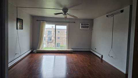 Tiny photo for 155 W Elk Trail #354, Carol Stream, IL 60188 (MLS # 12630228)