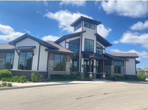 Tiny photo for 218 Sussex Court, North Aurora, IL 60542 (MLS # 12539415)