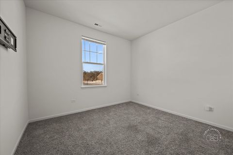 Tiny photo for 218 Sussex Court, North Aurora, IL 60542 (MLS # 12539415)