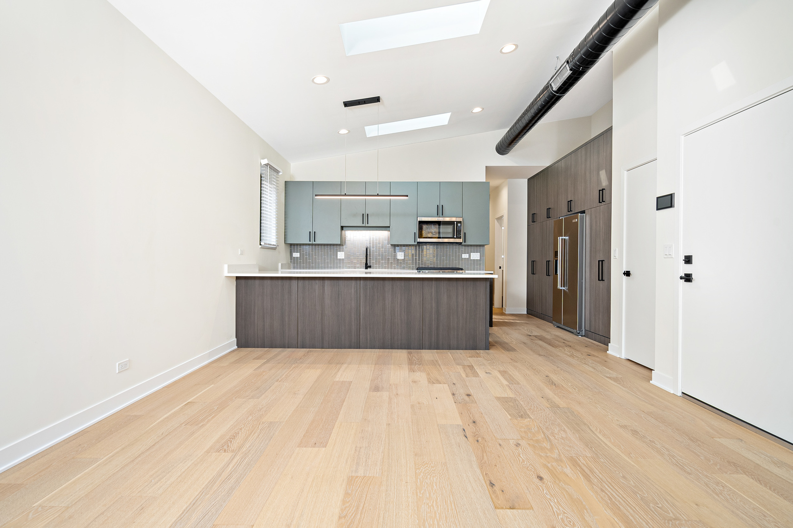 4706 N Malden Street 3North