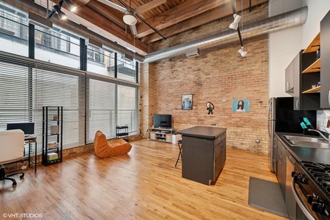 Tiny photo for 1935 N Fairfield Avenue #112, Chicago, IL 60647 (MLS # 12421200)