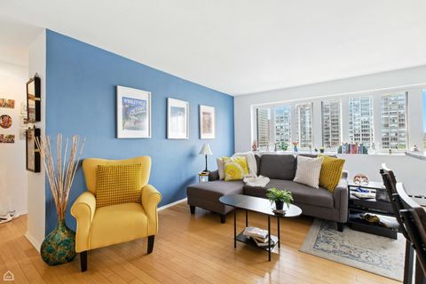 Tiny photo for 700 W Bittersweet Place #904, Chicago, IL 60613 (MLS # 12441234)