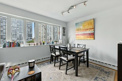 Tiny photo for 700 W Bittersweet Place #904, Chicago, IL 60613 (MLS # 12441234)