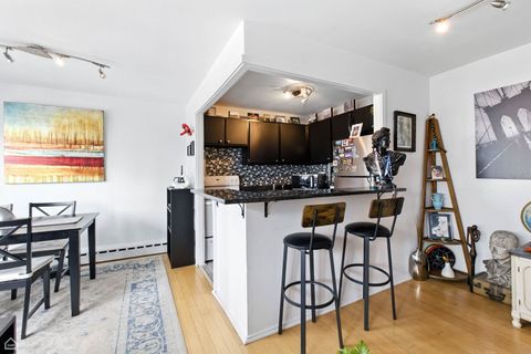 Tiny photo for 700 W Bittersweet Place #904, Chicago, IL 60613 (MLS # 12441234)