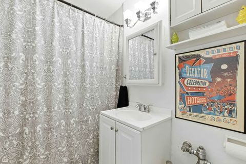 Tiny photo for 700 W Bittersweet Place #904, Chicago, IL 60613 (MLS # 12441234)