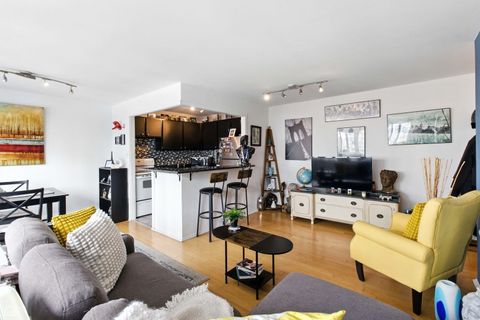 Tiny photo for 700 W Bittersweet Place #904, Chicago, IL 60613 (MLS # 12441234)