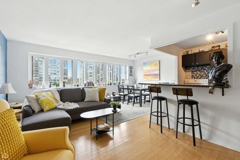 Tiny photo for 700 W Bittersweet Place #904, Chicago, IL 60613 (MLS # 12441234)