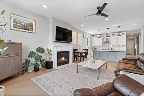 Tiny photo for 2438 N Western Avenue #3, Chicago, IL 60647 (MLS # 12632277)