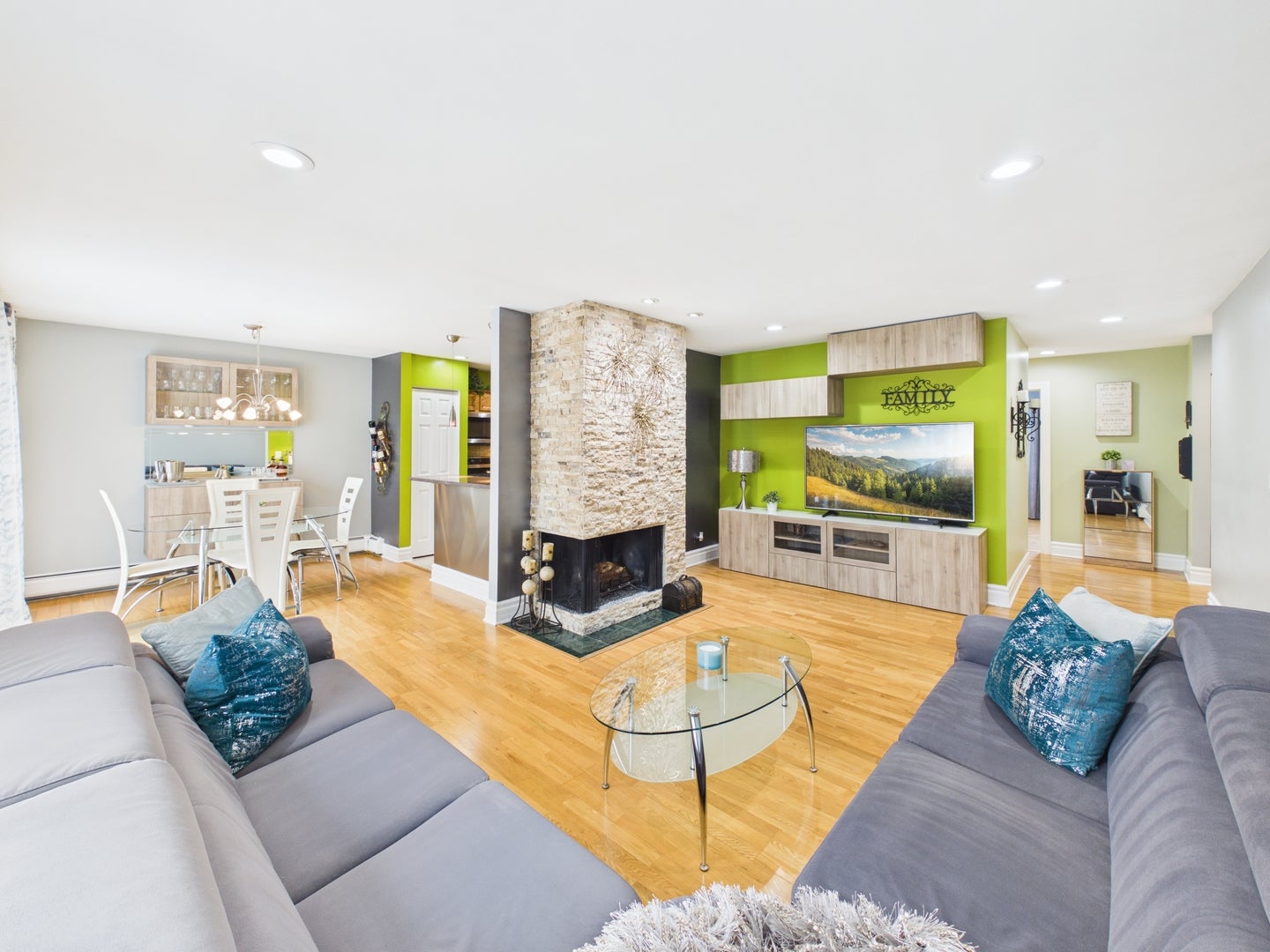 500 BAYSIDE Drive 6