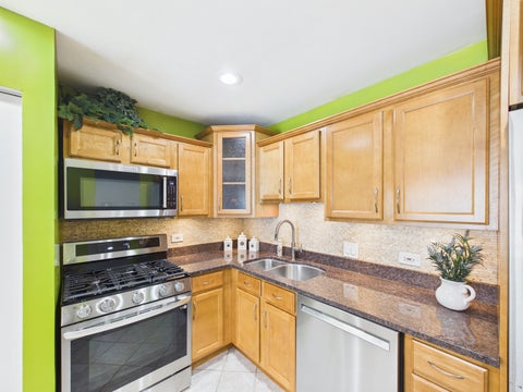 Tiny photo for 500 BAYSIDE Drive #6, Palatine, IL 60074 (MLS # 12767382)