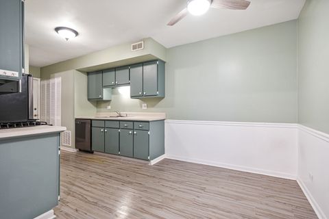 Tiny photo for 817 Wellington Avenue #817, Elk Grove Village, IL 60007 (MLS # 12516399)