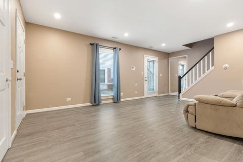 Tiny photo for 817 Wellington Avenue #817, Elk Grove Village, IL 60007 (MLS # 12516399)