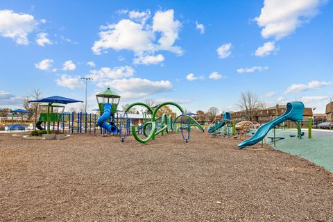 Tiny photo for 817 Wellington Avenue #817, Elk Grove Village, IL 60007 (MLS # 12516399)