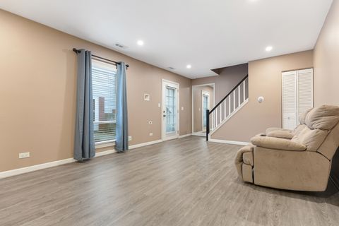 Tiny photo for 817 Wellington Avenue #817, Elk Grove Village, IL 60007 (MLS # 12516399)