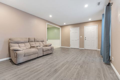 Tiny photo for 817 Wellington Avenue #817, Elk Grove Village, IL 60007 (MLS # 12516399)