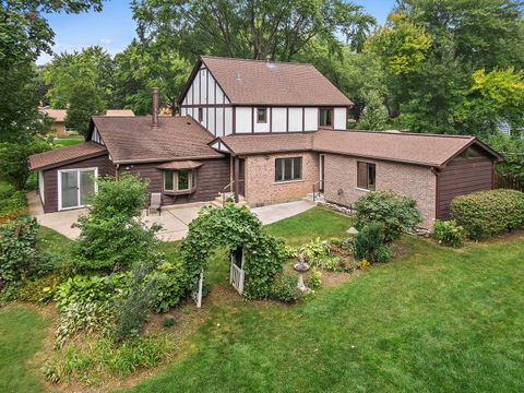 Tiny photo for 2916 Skyline Drive, Crystal Lake, IL 60012 (MLS # 12522105)
