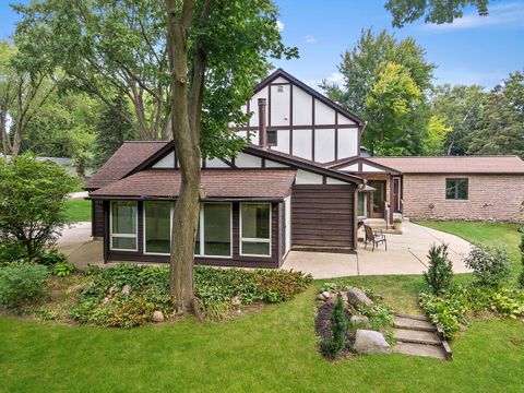 Tiny photo for 2916 Skyline Drive, Crystal Lake, IL 60012 (MLS # 12522105)