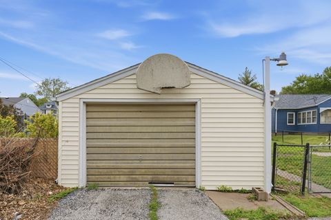 Tiny photo for 1729 Brown Street, Bettendorf, IA 52722 (MLS # 12638736)