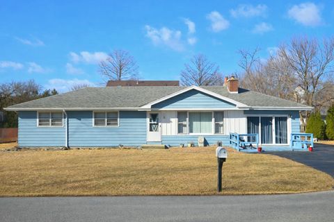 Photo of 10620 S 86th Avenue, Palos Hills, IL 60465 (MLS # 12594089)