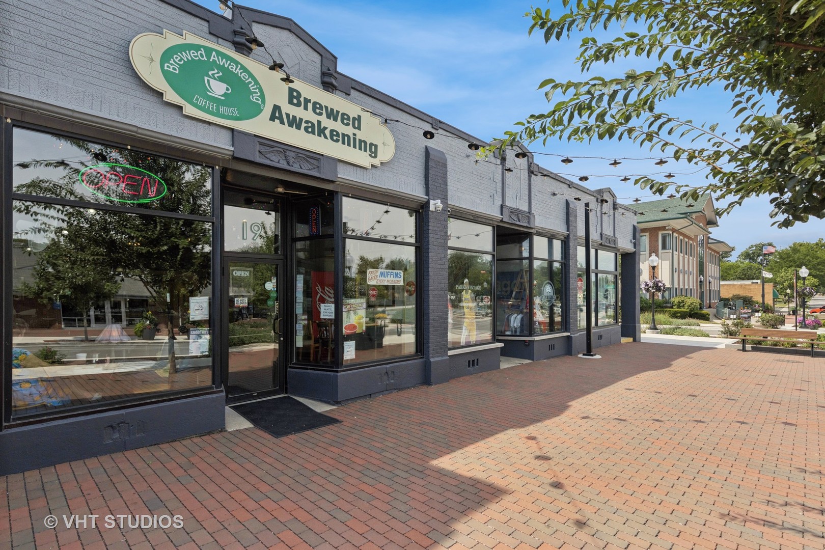 19-23 W Quincy Street