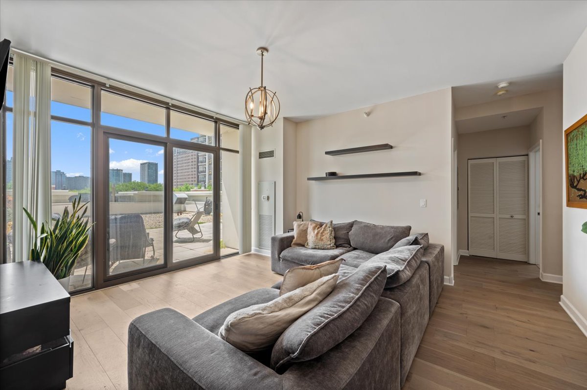 233 E 13TH Street 508