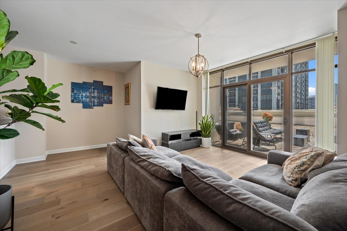 233 E 13TH Street 508