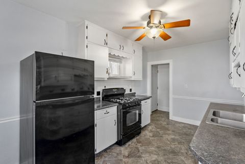 Tiny photo for 3418 TAYLOR Street, Davenport, IA 52806 (MLS # 12599835)