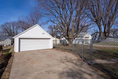 Tiny photo for 3418 TAYLOR Street, Davenport, IA 52806 (MLS # 12599835)