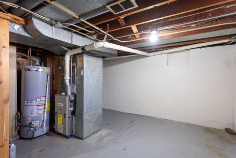 Tiny photo for 3418 TAYLOR Street, Davenport, IA 52806 (MLS # 12599835)