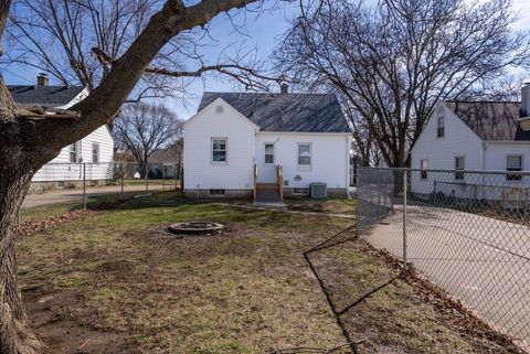 Tiny photo for 3418 TAYLOR Street, Davenport, IA 52806 (MLS # 12599835)