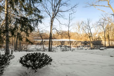 Tiny photo for 46 Oak Creek Drive, Burr Ridge, IL 60527 (MLS # 12554956)