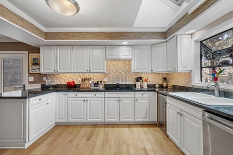 Tiny photo for 46 Oak Creek Drive, Burr Ridge, IL 60527 (MLS # 12554956)