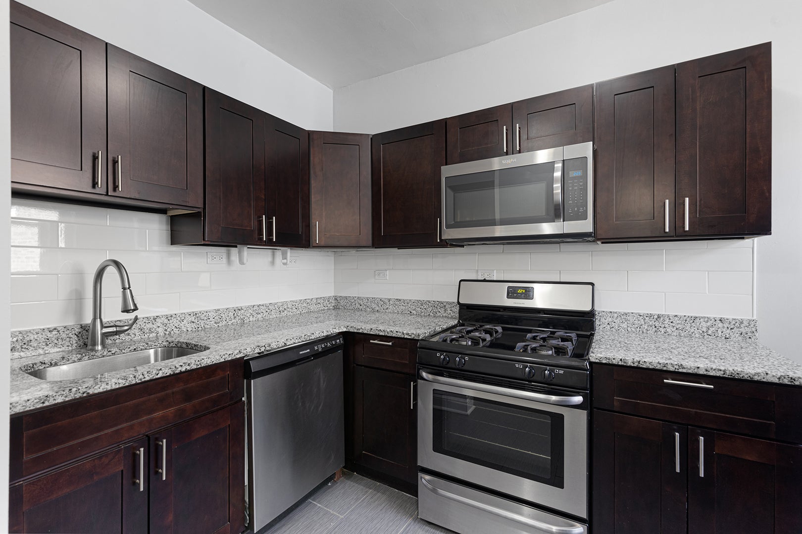 1104 W Glenlake Avenue 1