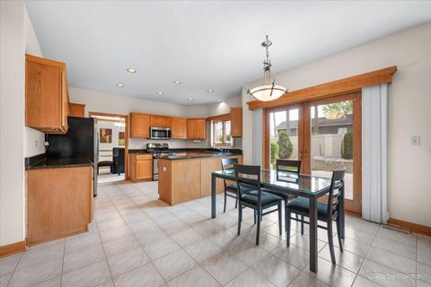 Tiny photo for 958 W Stonehedge Drive, Addison, IL 60101 (MLS # 12630791)