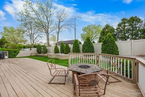Tiny photo for 958 W Stonehedge Drive, Addison, IL 60101 (MLS # 12630791)