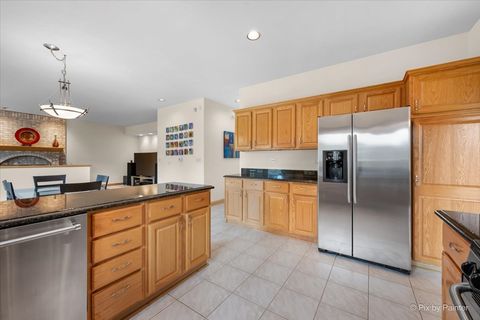 Tiny photo for 958 W Stonehedge Drive, Addison, IL 60101 (MLS # 12630791)