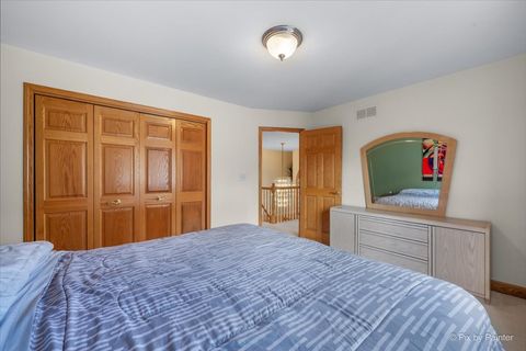 Tiny photo for 958 W Stonehedge Drive, Addison, IL 60101 (MLS # 12630791)