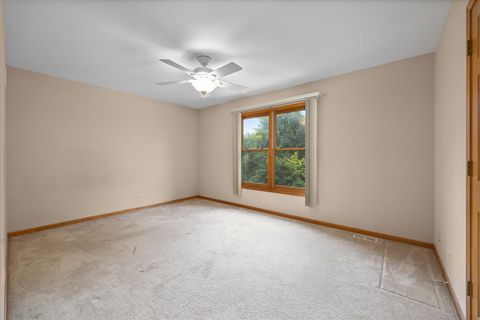 Tiny photo for 442 Mallard Point Drive, North Aurora, IL 60542 (MLS # 12508577)