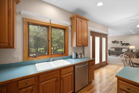 Tiny photo for 442 Mallard Point Drive, North Aurora, IL 60542 (MLS # 12508577)