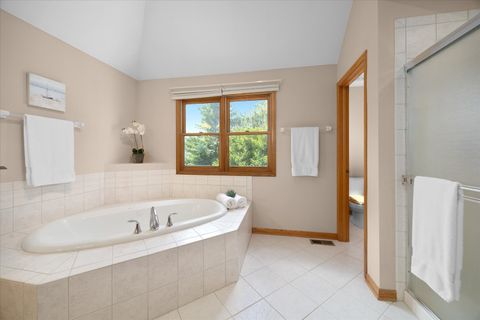 Tiny photo for 442 Mallard Point Drive, North Aurora, IL 60542 (MLS # 12508577)