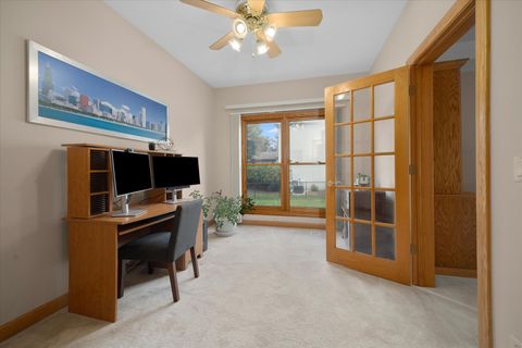 Tiny photo for 442 Mallard Point Drive, North Aurora, IL 60542 (MLS # 12508577)