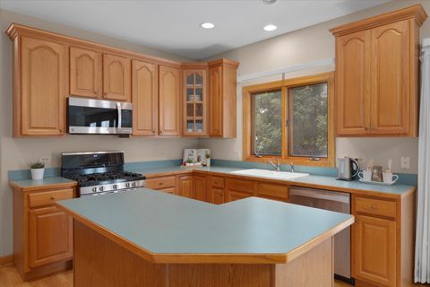 Tiny photo for 442 Mallard Point Drive, North Aurora, IL 60542 (MLS # 12508577)