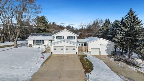Photo of 1584 W Fairview Road, Freeport, IL 61032 (MLS # 12534017)
