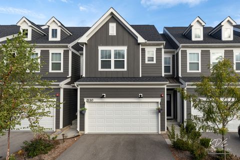 Photo of 2110 Weatherbee Lane, Naperville, IL 60563 (MLS # 12527547)