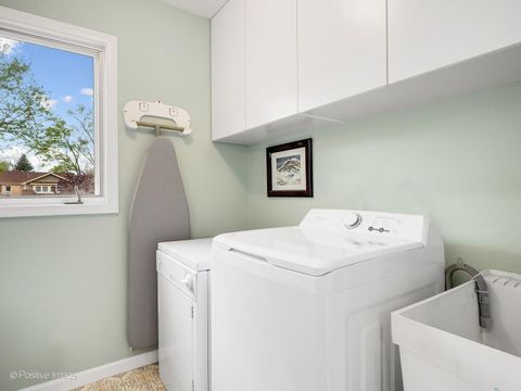 Tiny photo for 517 Renn Court, Wheaton, IL 60187 (MLS # 12626602)