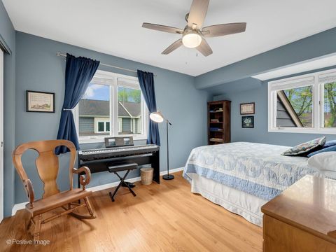 Tiny photo for 517 Renn Court, Wheaton, IL 60187 (MLS # 12626602)