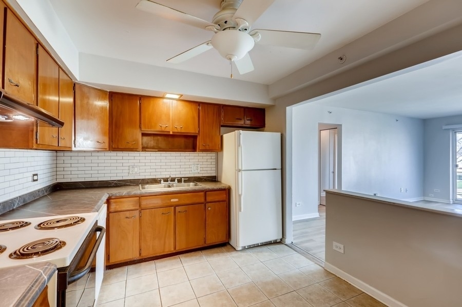 2206 S Goebbert Road 409